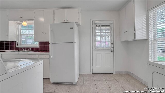 Image 17 of 25 For 422 Wildwood W