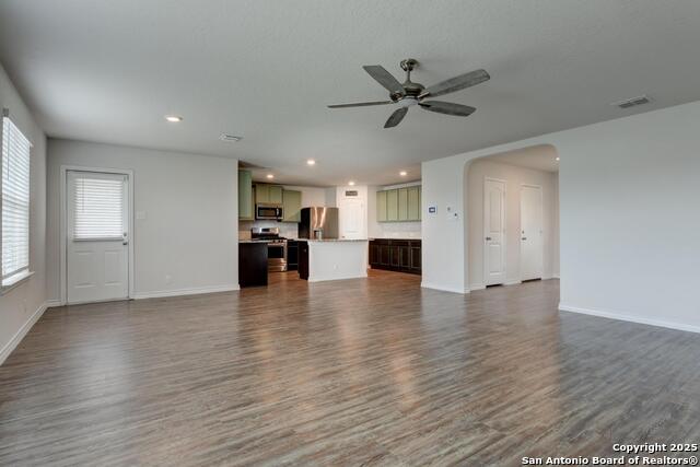 Image 4 of 24 For 2722 Green Leaf Way