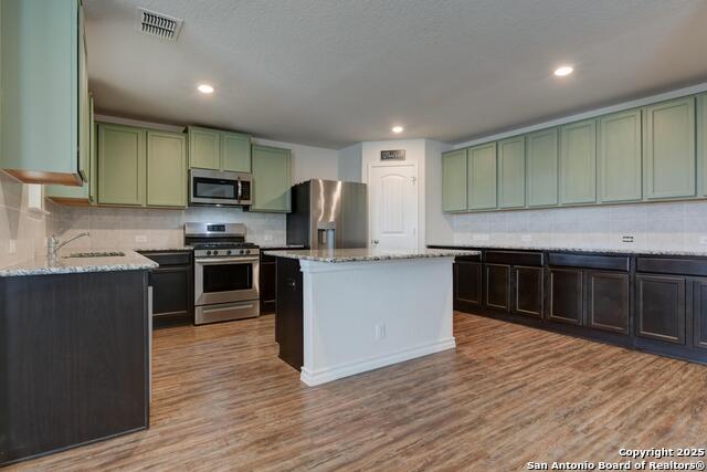 Image 8 of 24 For 2722 Green Leaf Way
