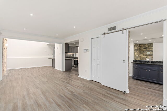 Image 14 of 41 For 205 Chichester  16