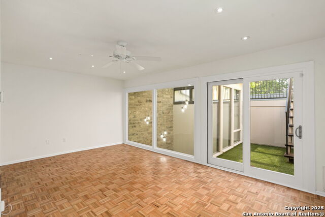 Image 33 of 41 For 205 Chichester  16