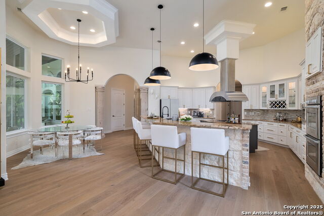 Image 22 of 50 For 10211 Oak Forest