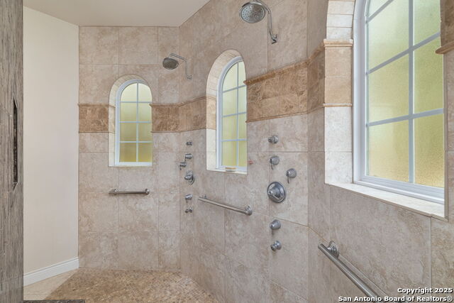 Image 39 of 50 For 10211 Oak Forest