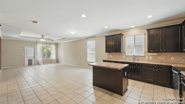 Listing photo id 9 for 860 Highland