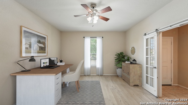 Listing photo id 3 for 860 Highland