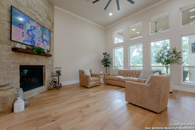 Listing photo id 10 for 507 Arthur Ct