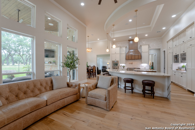 Listing photo id 12 for 507 Arthur Ct