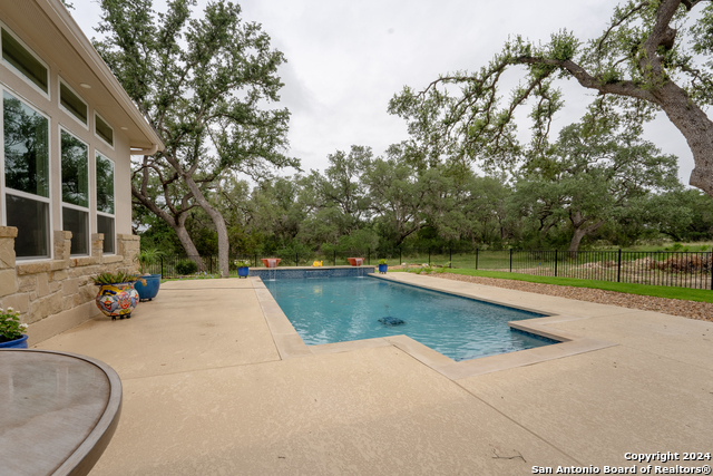 Listing photo id 31 for 507 Arthur Ct