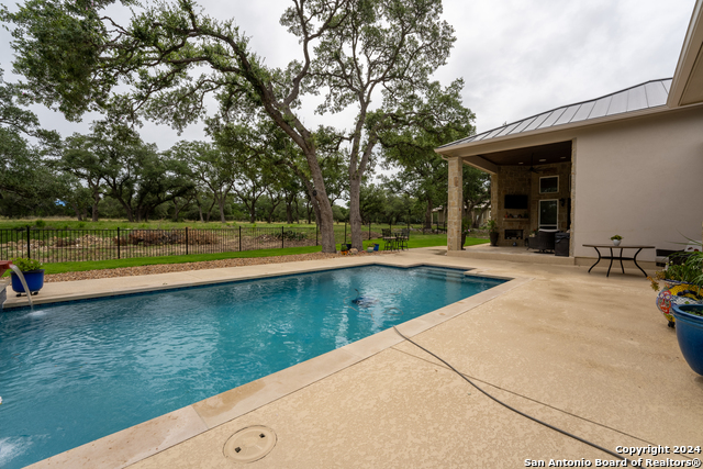 Listing photo id 33 for 507 Arthur Ct