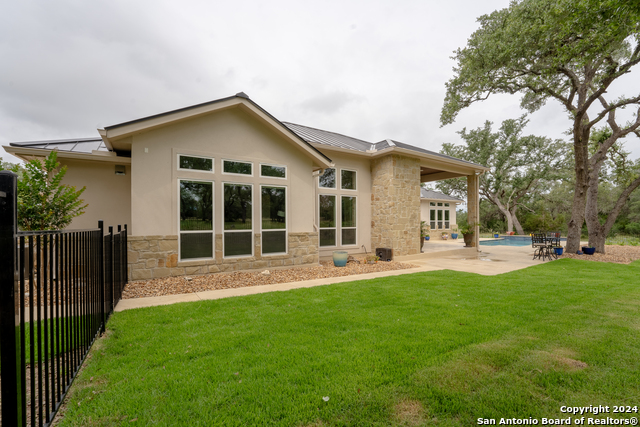 Listing photo id 34 for 507 Arthur Ct