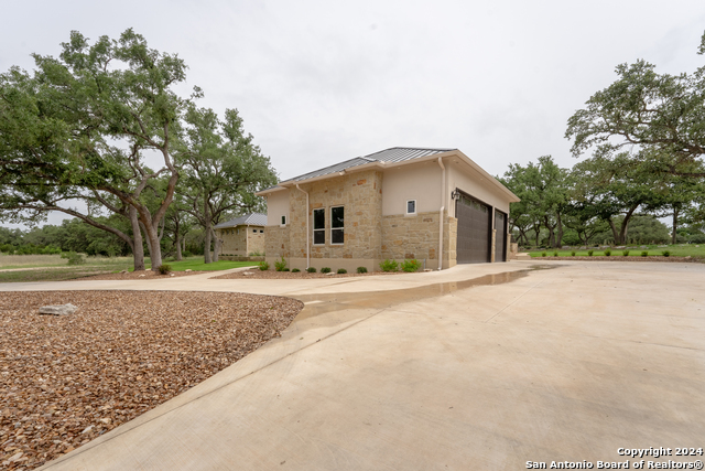 Listing photo id 35 for 507 Arthur Ct