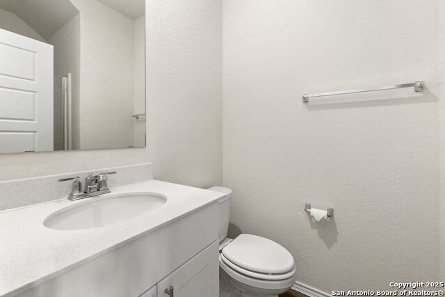 Listing photo id 2 for 162 Hazy Glade