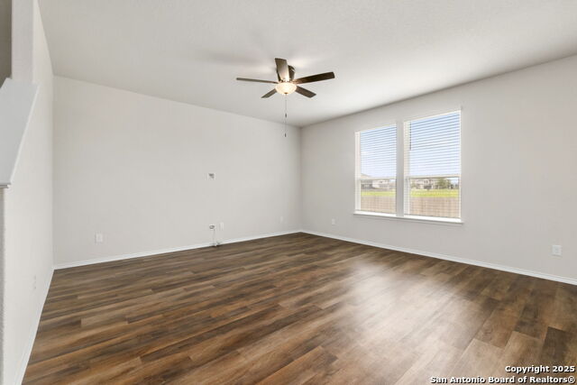 Listing photo id 3 for 162 Hazy Glade