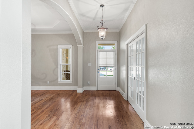Listing photo id 12 for 210 Village Dr