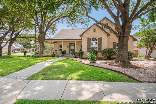 Listing photo id 0 for 210 Village Dr