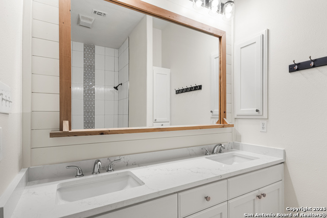 Listing photo id 23 for 210 Village Dr