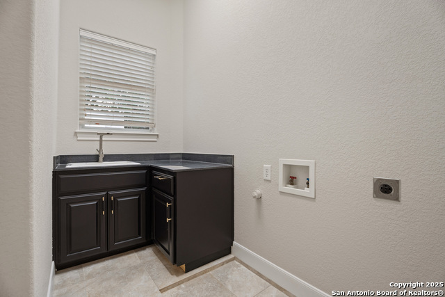 Image 30 of 41 For 3 Benchwood Circle