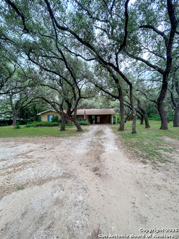 Image 3 of 15 For 214 Oak Hill