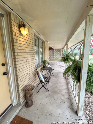 Image 4 of 15 For 214 Oak Hill