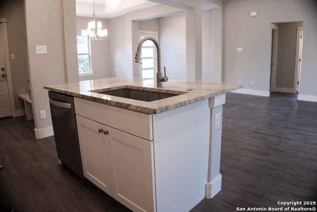 Image 10 of 42 For 381 Monarch  