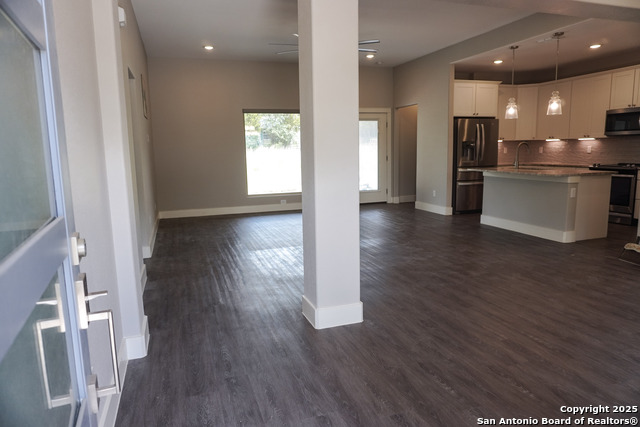 Image 11 of 42 For 381 Monarch  