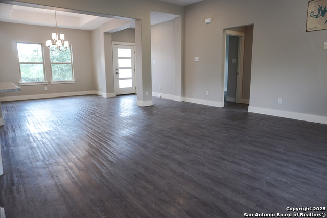 Image 13 of 42 For 381 Monarch  