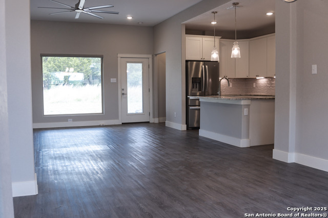 Image 14 of 42 For 381 Monarch  