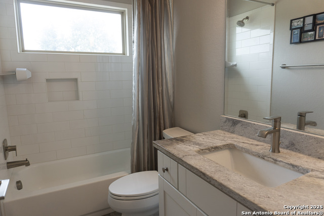 Image 18 of 42 For 381 Monarch  