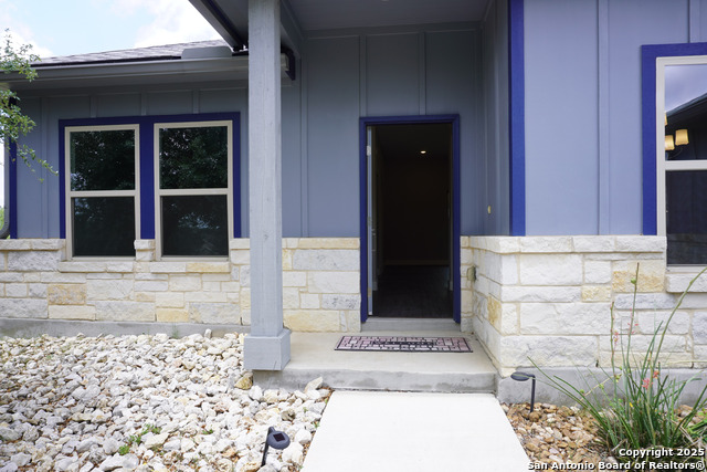 Image 4 of 42 For 381 Monarch  