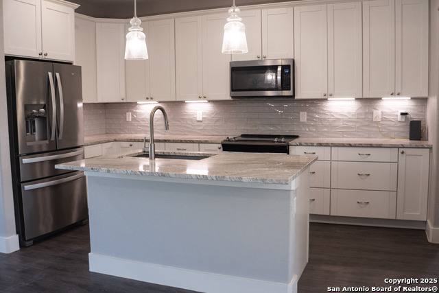 Image 9 of 42 For 381 Monarch  