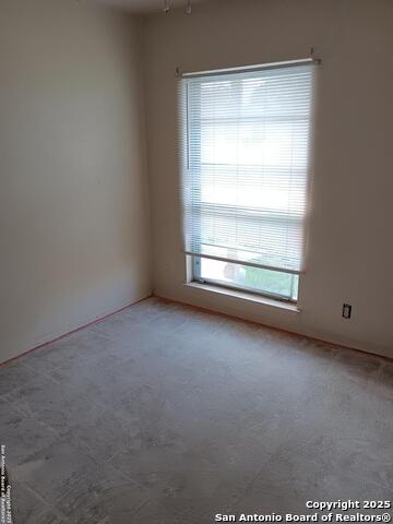 Listing photo id 3 for 4830 Borchers