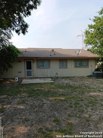 Listing photo id 4 for 4830 Borchers