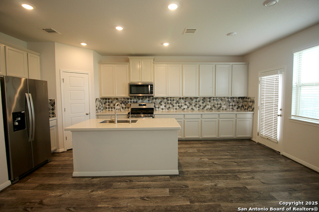Image 3 of 18 For 2422 Castello Way