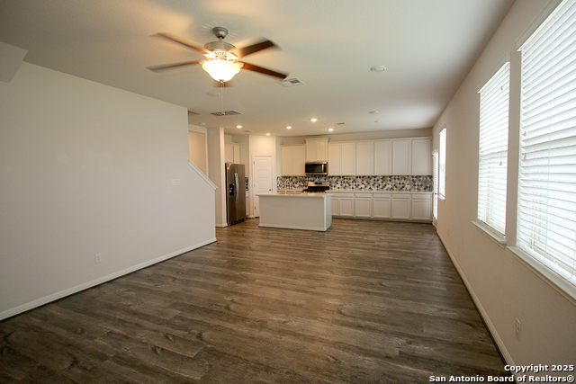 Image 4 of 18 For 2422 Castello Way