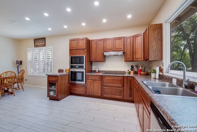 Image 10 of 31 For 246 Felisa Street