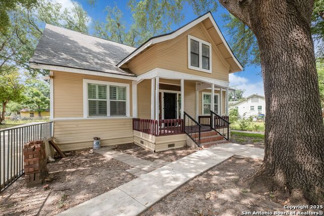 Image 4 of 31 For 246 Felisa Street