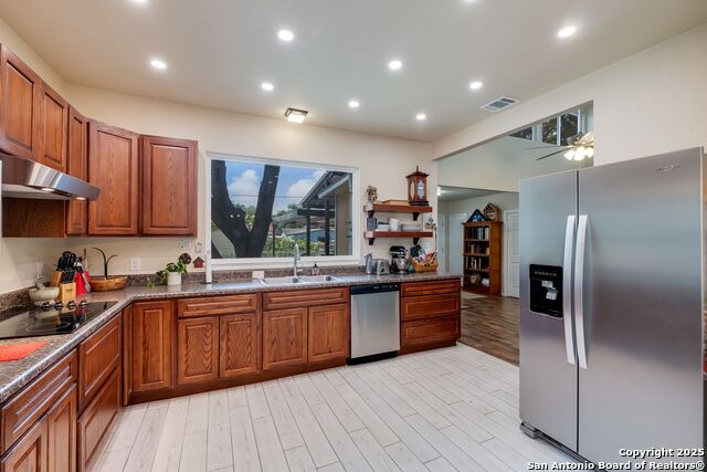 Image 9 of 31 For 246 Felisa Street