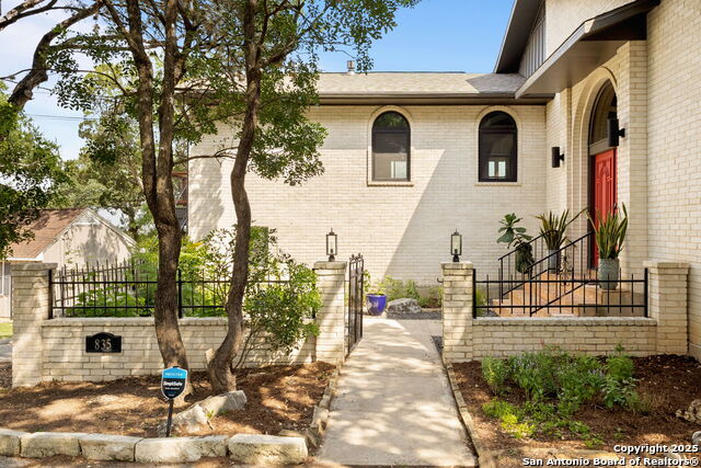 Image 4 of 56 For 835 Fredericksburg