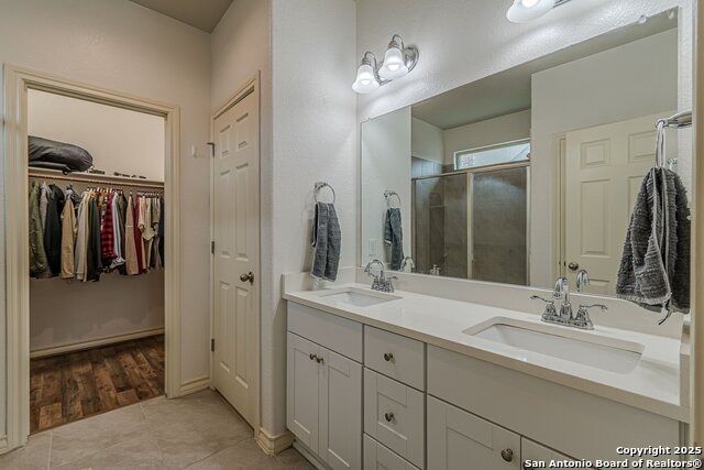 Image 13 of 30 For 124 Mary Max Circle