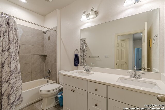 Image 19 of 30 For 124 Mary Max Circle