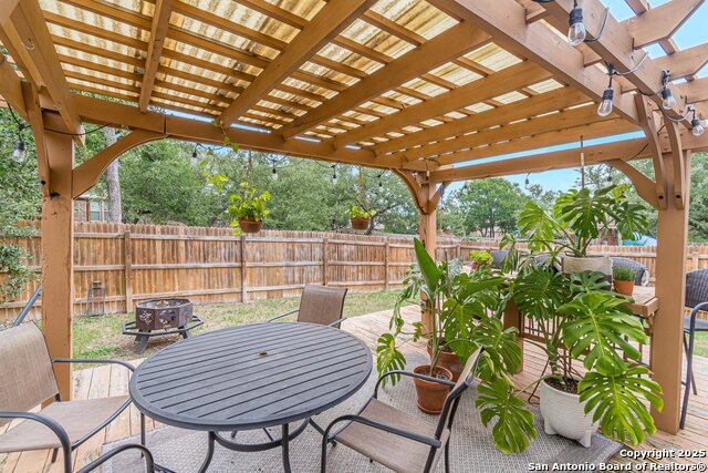 Image 21 of 30 For 124 Mary Max Circle