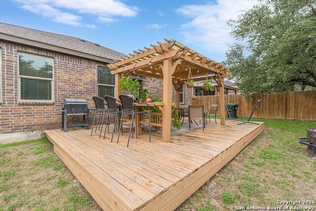 Image 22 of 30 For 124 Mary Max Circle