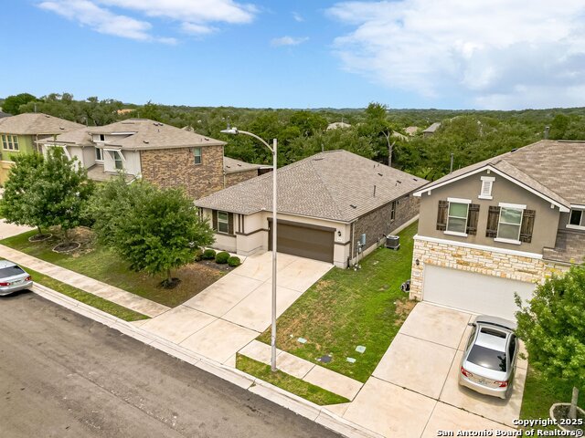 Image 26 of 30 For 124 Mary Max Circle