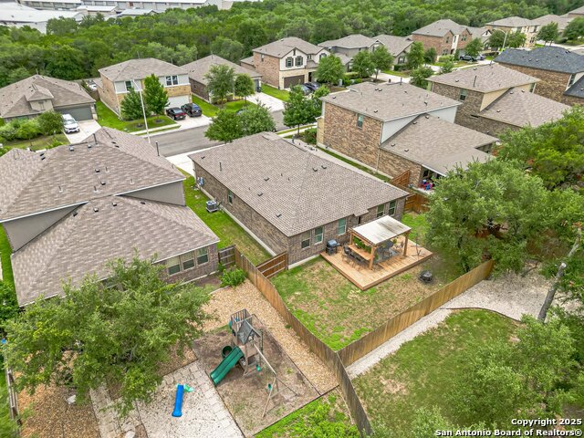 Image 28 of 30 For 124 Mary Max Circle