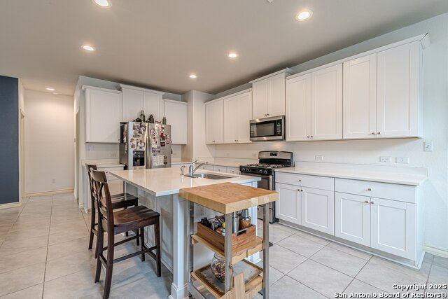 Image 4 of 30 For 124 Mary Max Circle