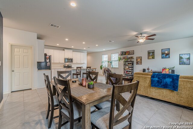 Image 7 of 30 For 124 Mary Max Circle