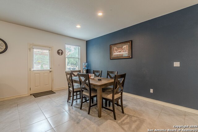 Image 9 of 30 For 124 Mary Max Circle