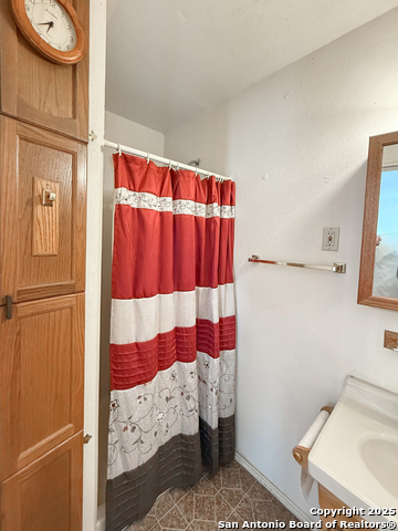 Image 11 of 28 For 15430 Main S