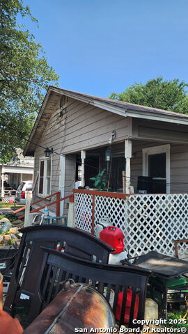 Listing photo id 1 for 1109 Rivas Street