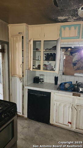 Listing photo id 2 for 1109 Rivas Street